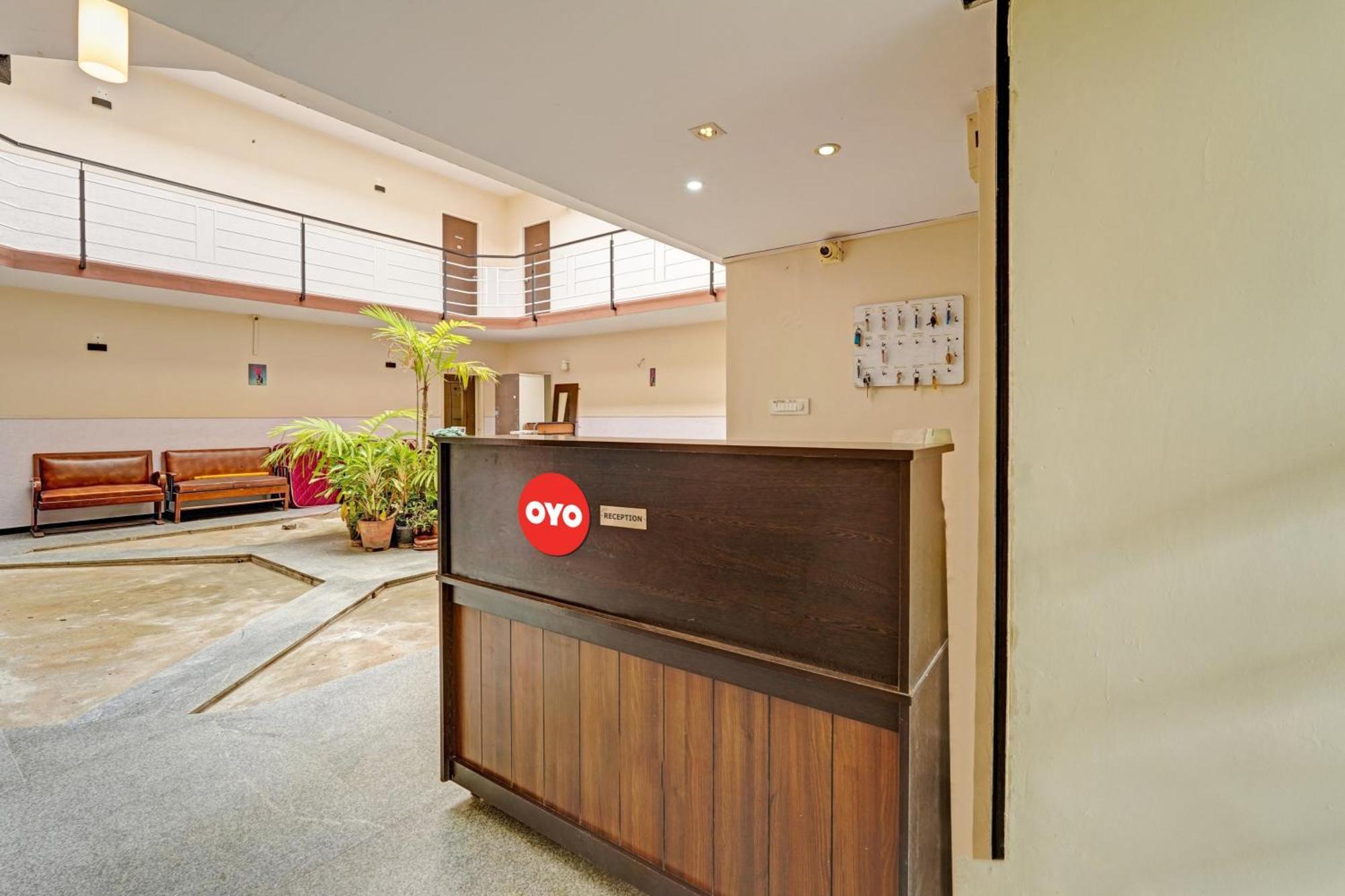 Super Hotel O Indra Suites Майсур Экстерьер фото