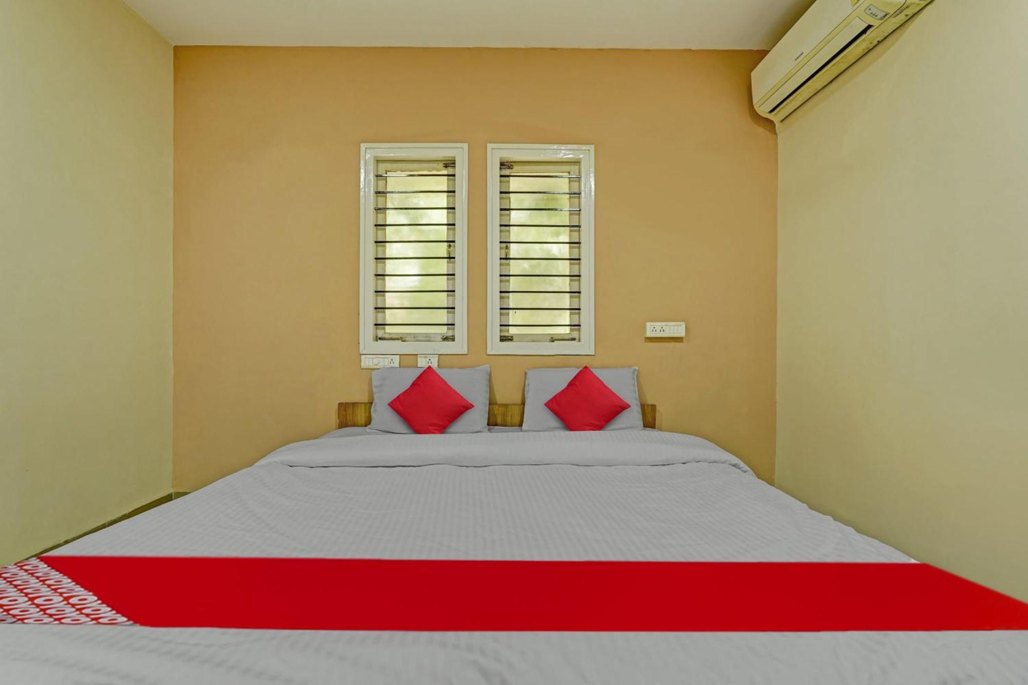 Super Hotel O Indra Suites Майсур Экстерьер фото